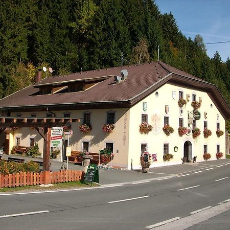 Gasthof Zum Loewen Sankt Jakob im Lesachtal Esterno foto