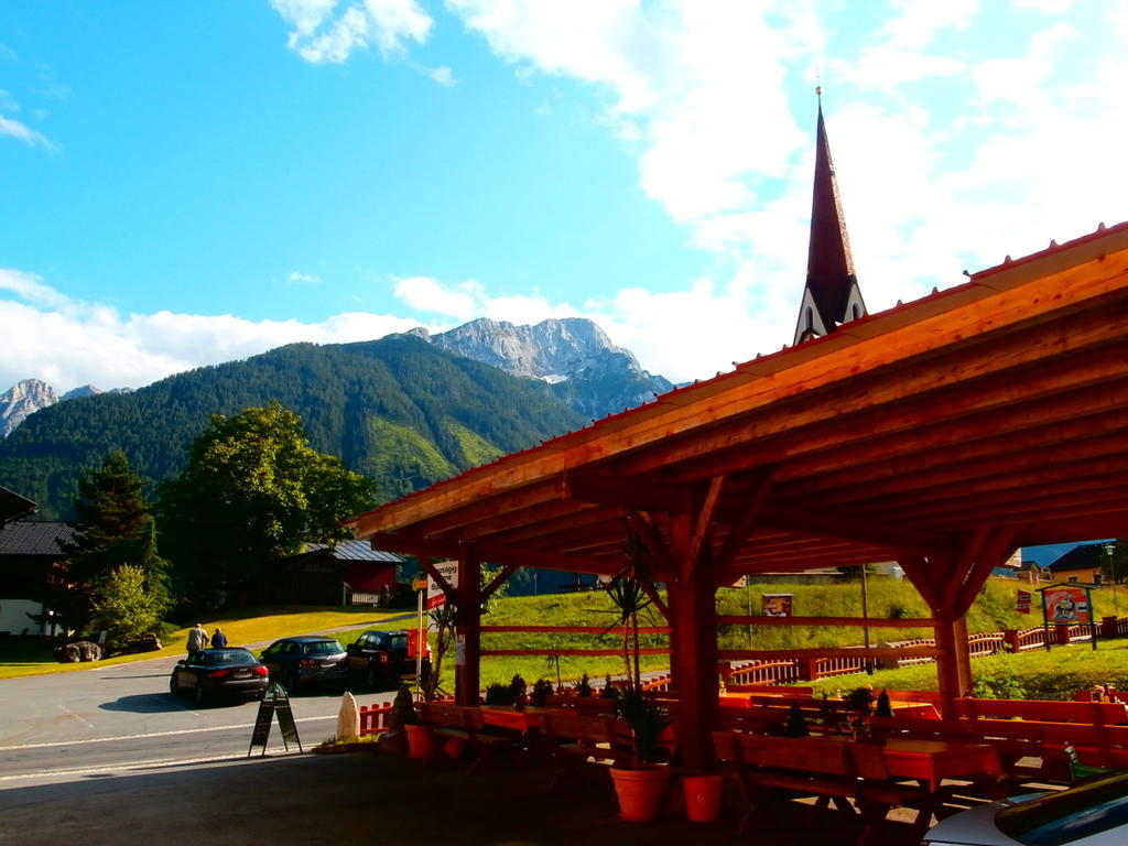 Gasthof Zum Loewen Sankt Jakob im Lesachtal Esterno foto
