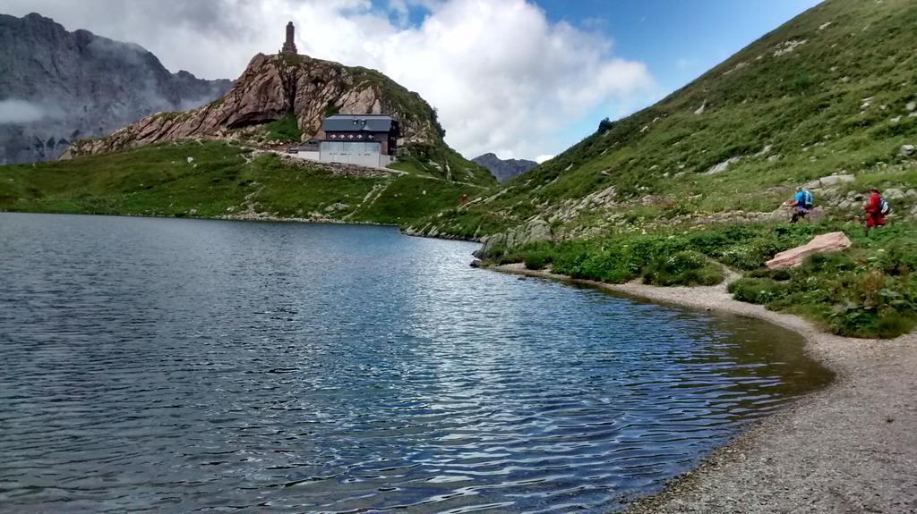 Gasthof Zum Loewen Sankt Jakob im Lesachtal Esterno foto