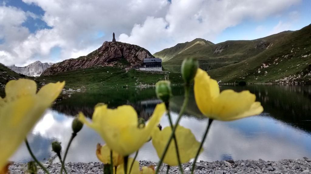 Gasthof Zum Loewen Sankt Jakob im Lesachtal Esterno foto