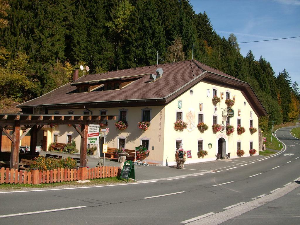 Gasthof Zum Loewen Sankt Jakob im Lesachtal Esterno foto