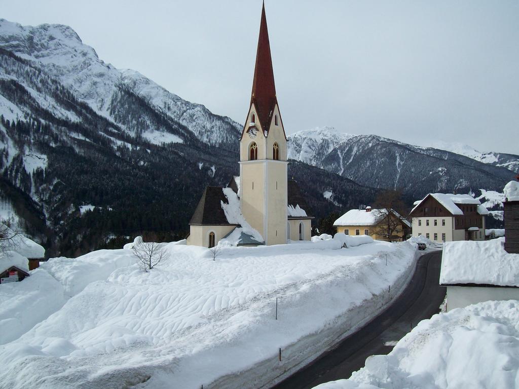 Gasthof Zum Loewen Sankt Jakob im Lesachtal Esterno foto